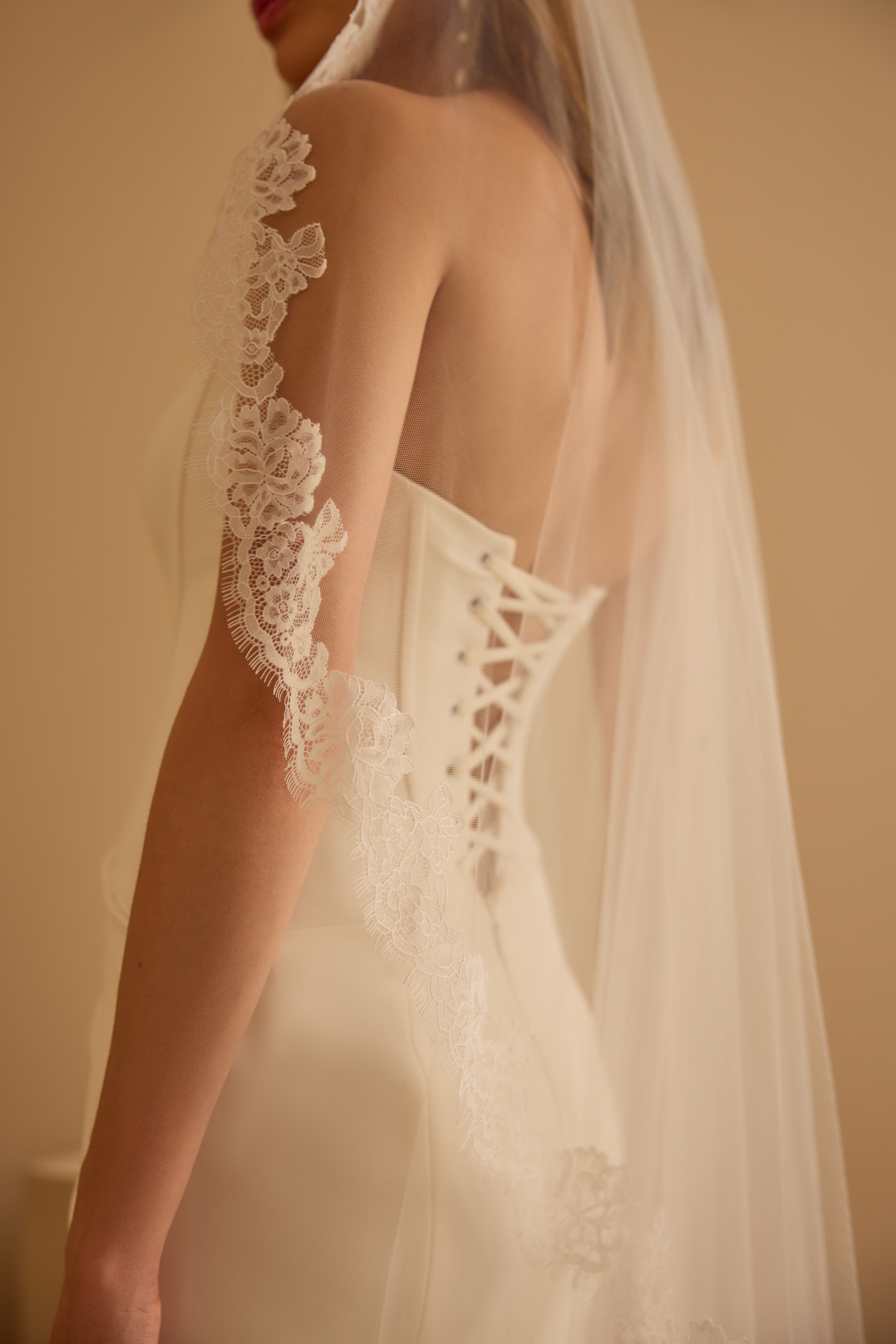 CHANTILLY MANTILLA VEIL Detail 4
