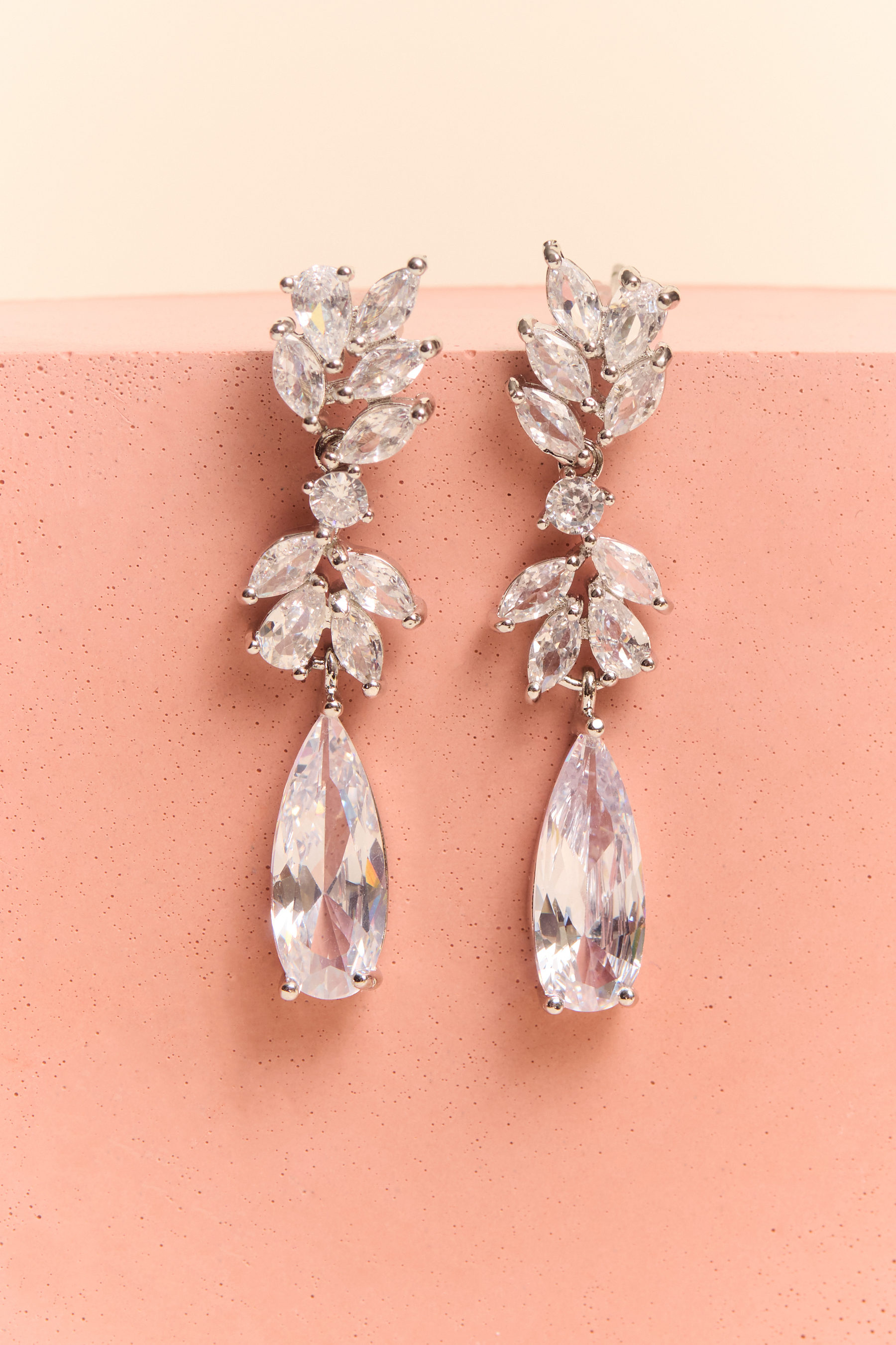 SPARKLING PEAR DROPS Detail 1