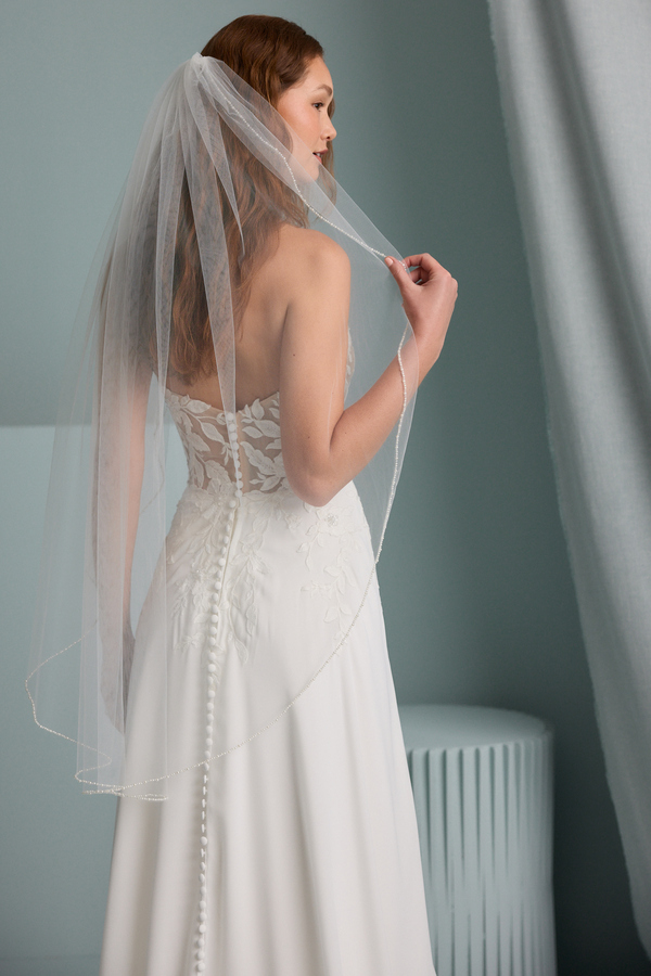 SIMPLE PEARL TRIM VEIL