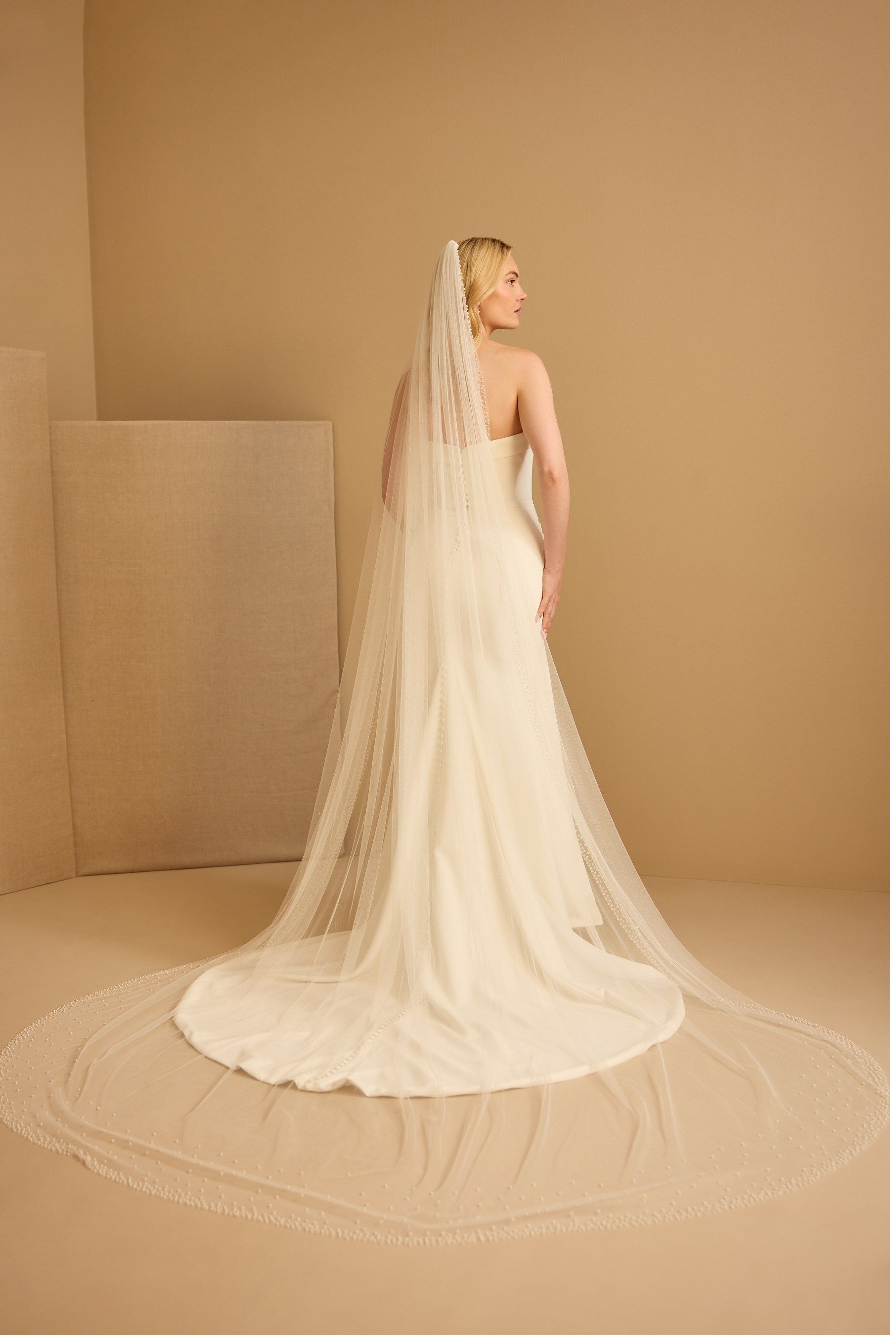 LUXE PEARL EDGE VEIL Detail 3