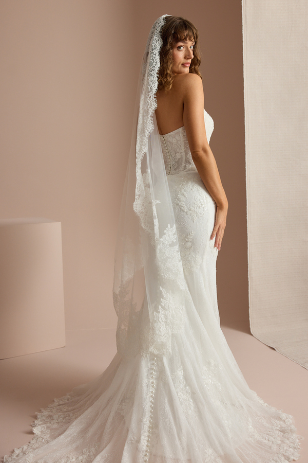 CORDED LACE MANTILLA