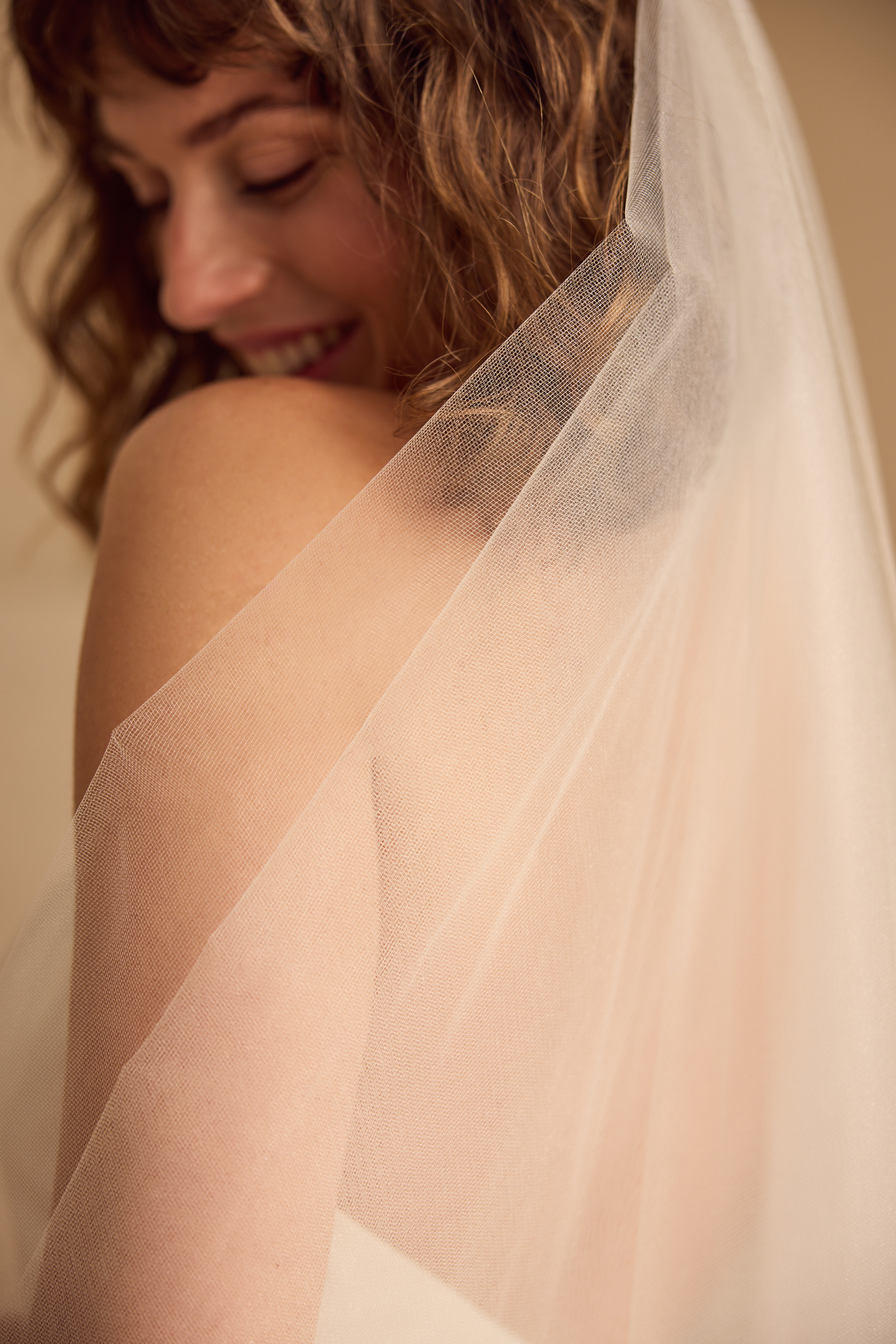 SHIMMER CIRCLE CUT VEIL Detail 2