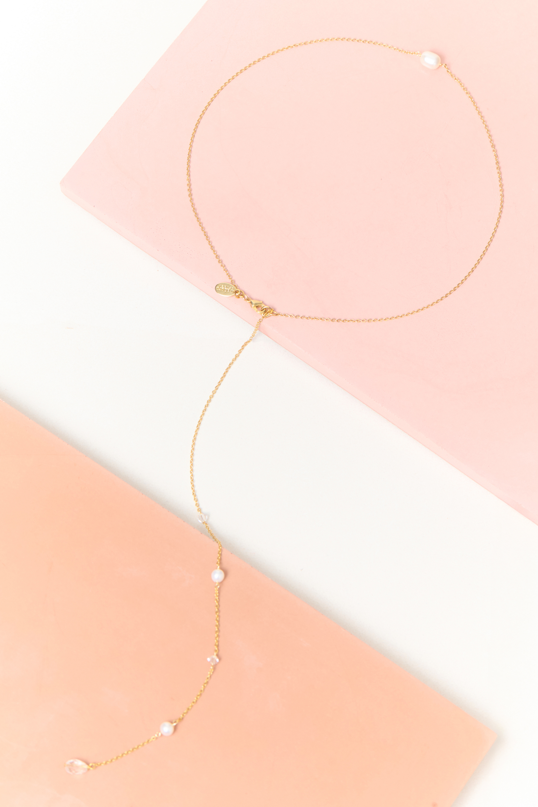 CRYSTAL PEARL LARIAT Detail 1