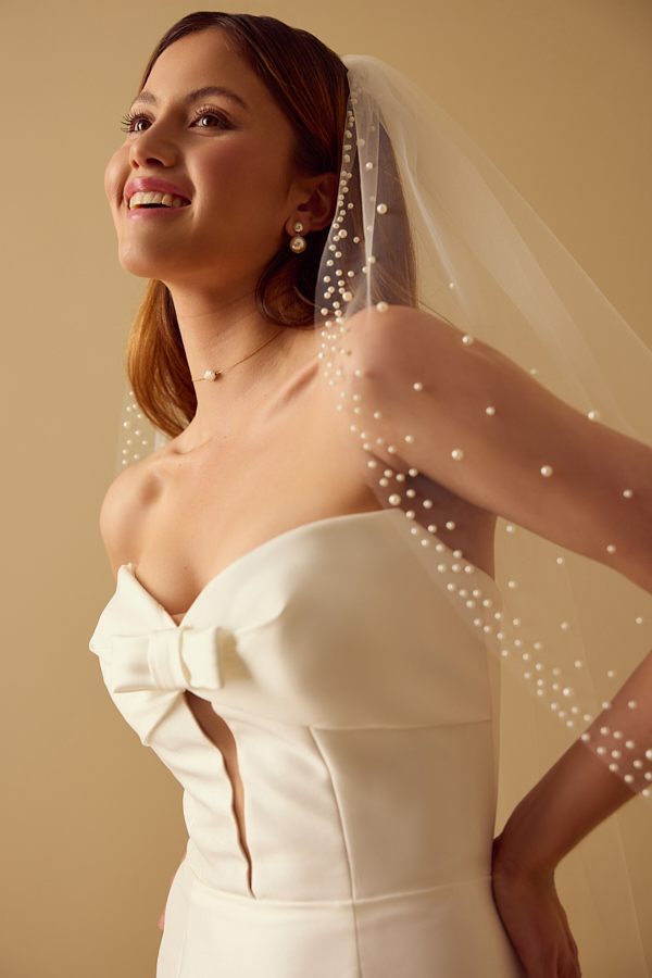 SCATTERED PEARL EDGE VEIL