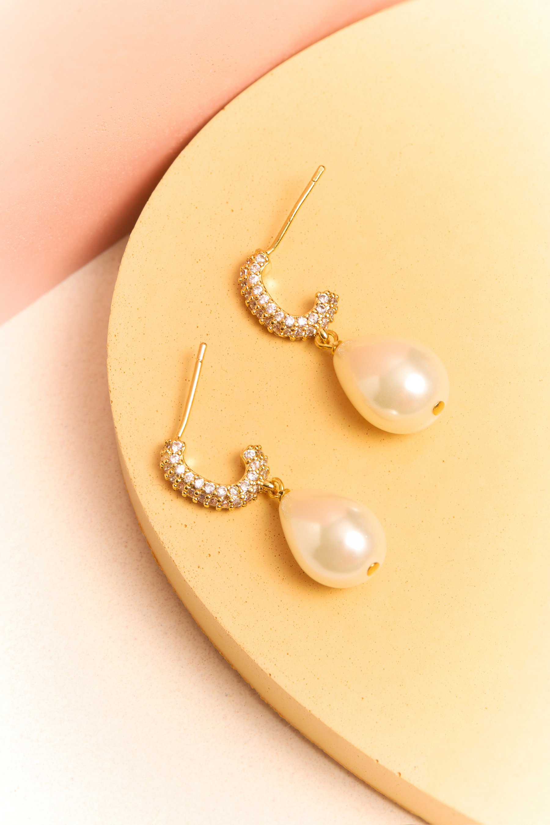 CRYSTAL PEARL TEARDROP EARRINGS Detail 1