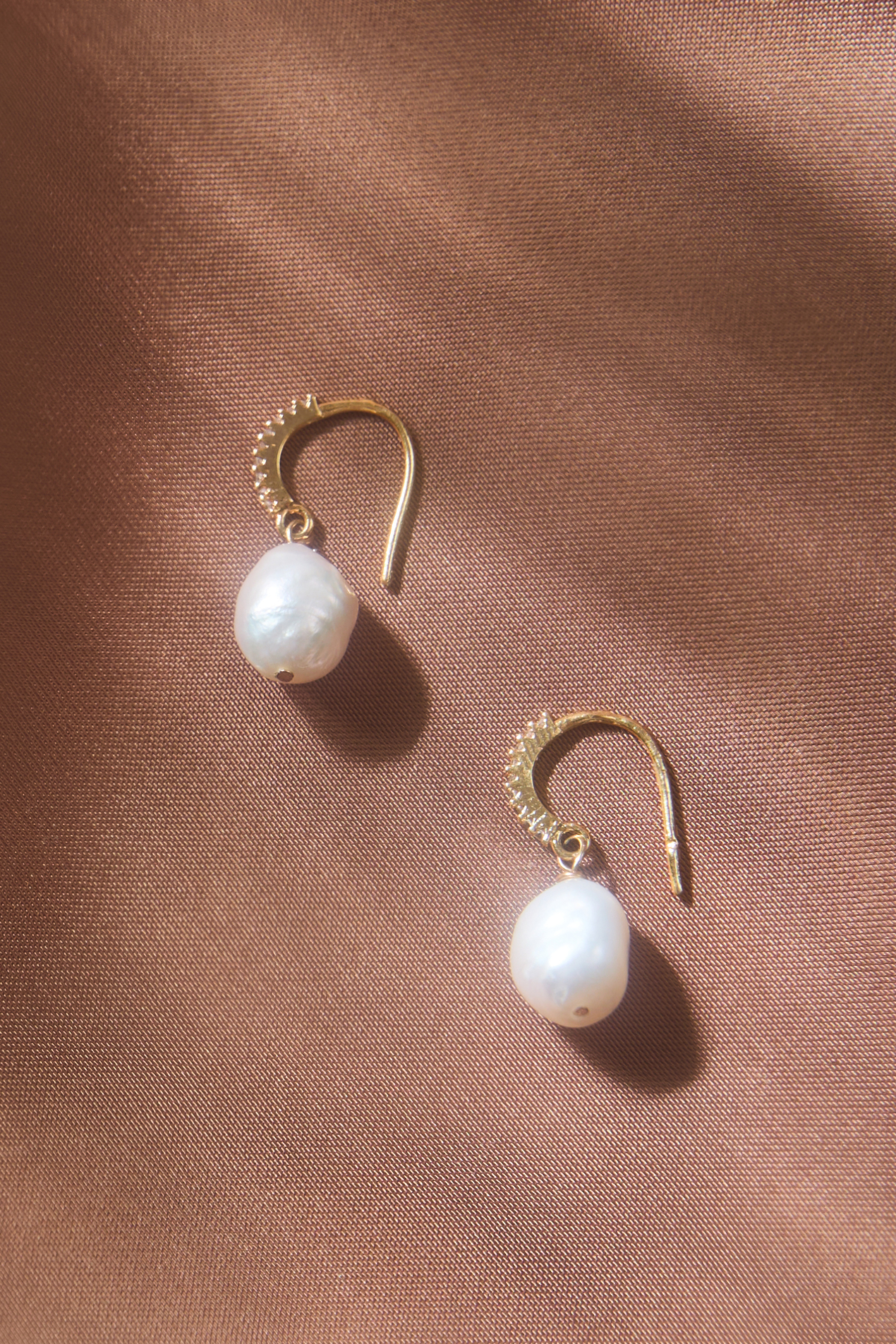 DELICATE PEARL DROPS Detail 1