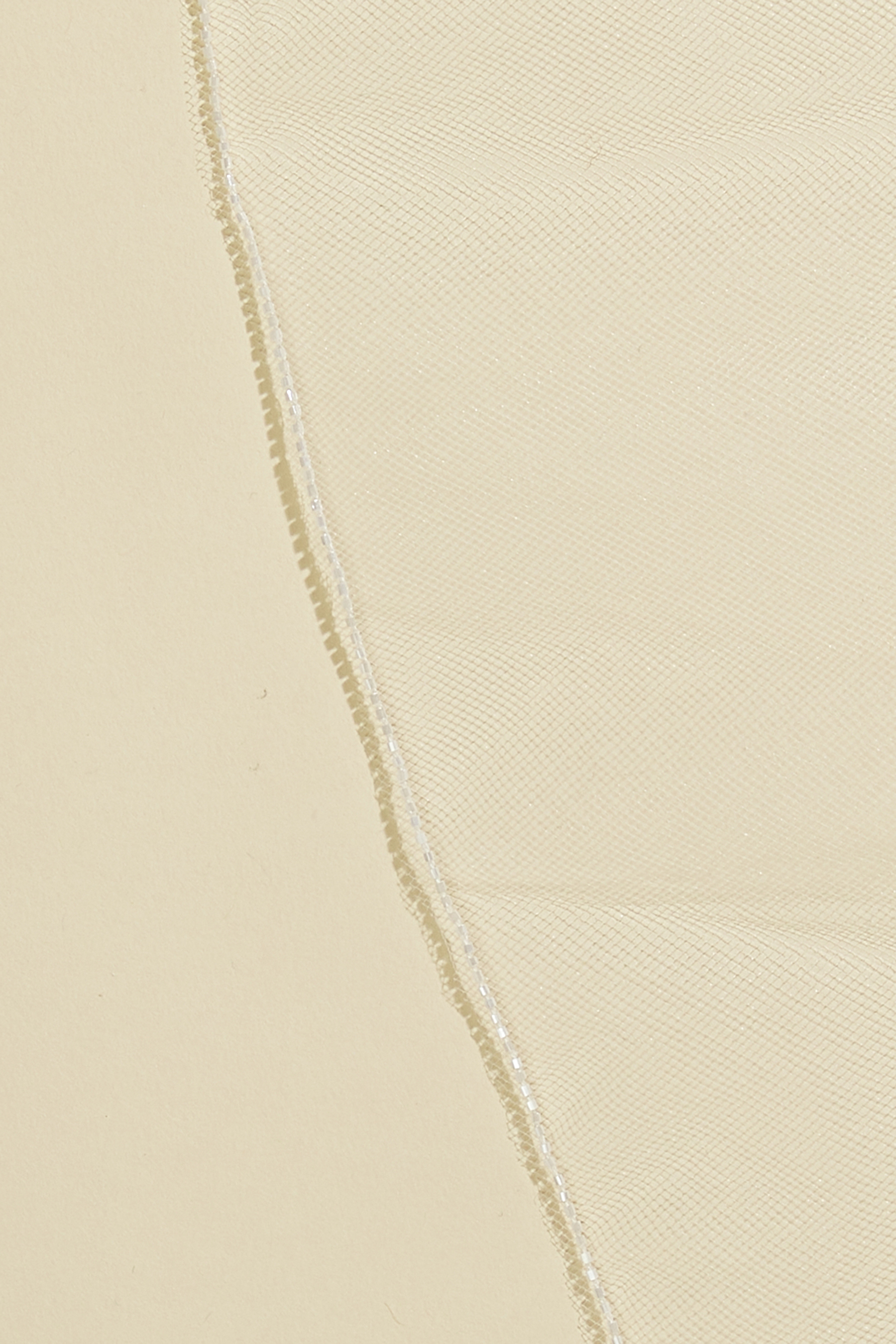 PETITE BEAD FINGERTIP VEIL Detail 2