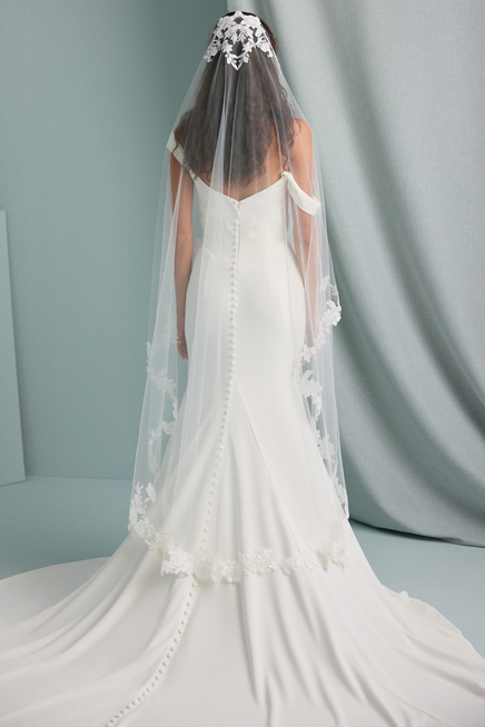 ETHEREAL FLORAL MANTILLA