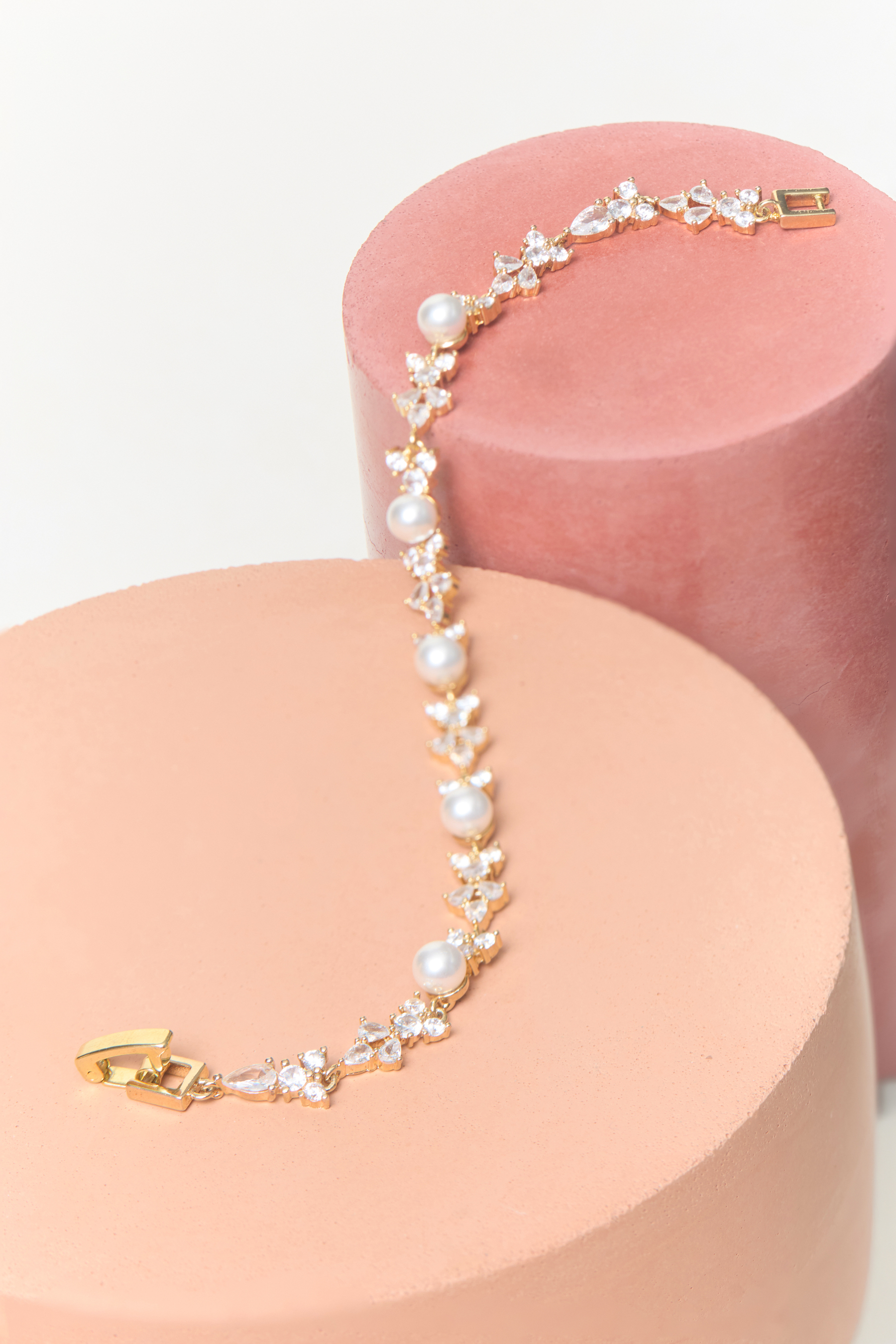 CRYSTAL PEARL BRACELET Detail 1