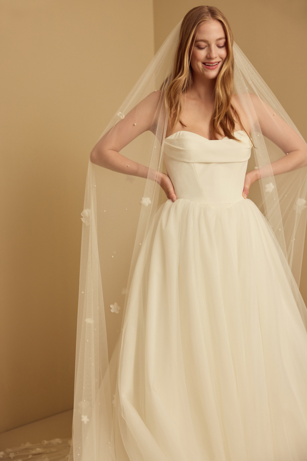 PEARL PETAL VEIL
