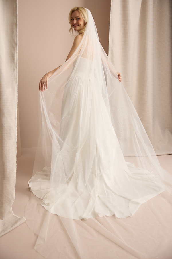 GLIMMERING CATHEDRAL VEIL