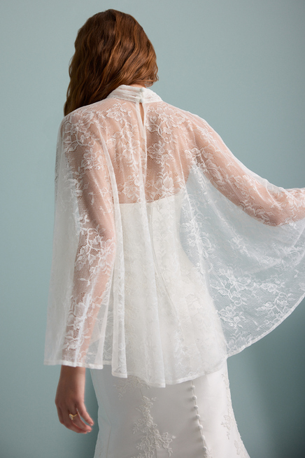 CHANTILLY LACE CAPE