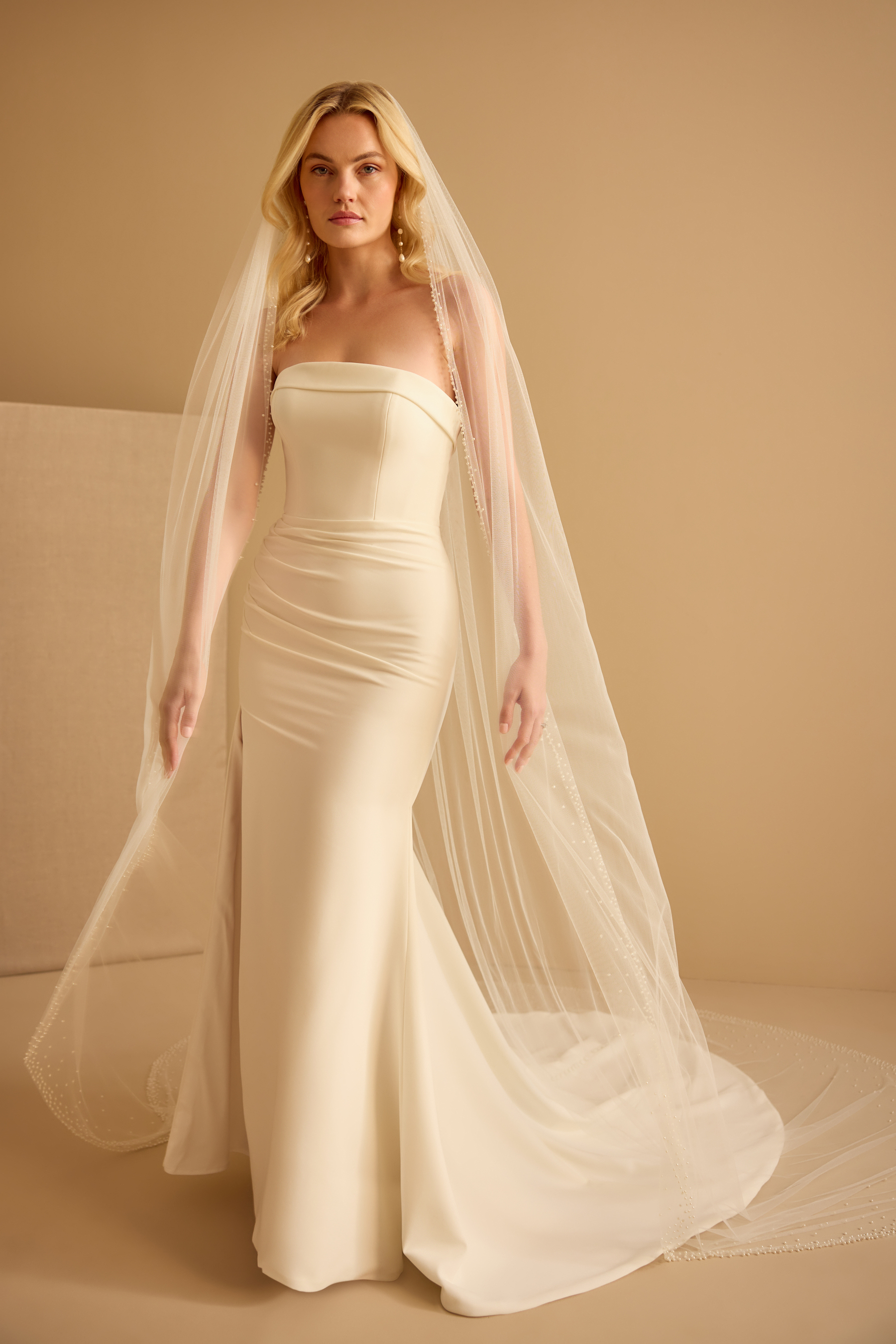 LUXE PEARL EDGE VEIL Detail 1