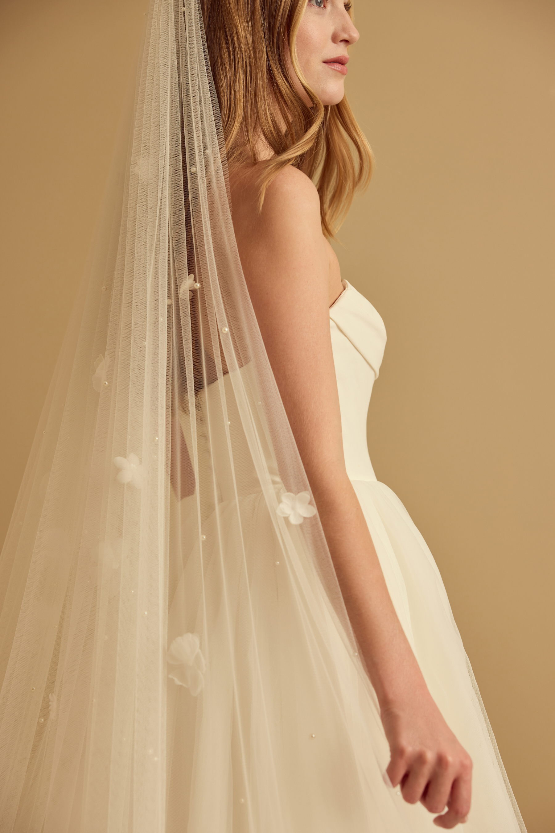 PEARL PETAL VEIL Detail 4