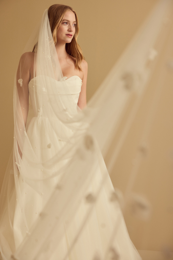 PEARL PETAL VEIL