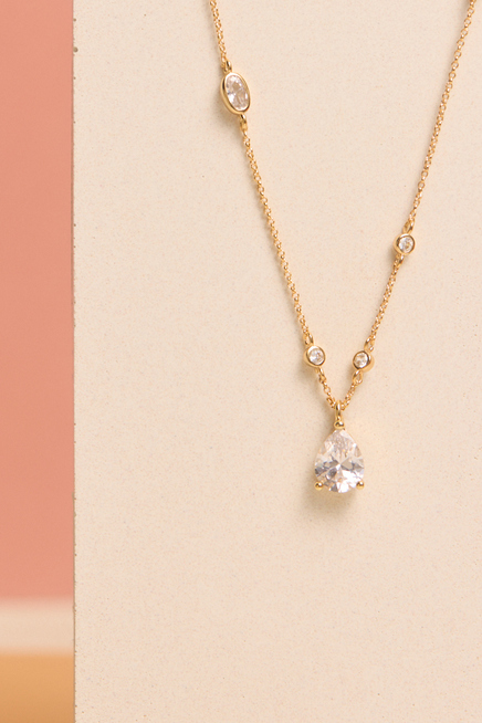 CRYSTAL PENDANT NECKLACE