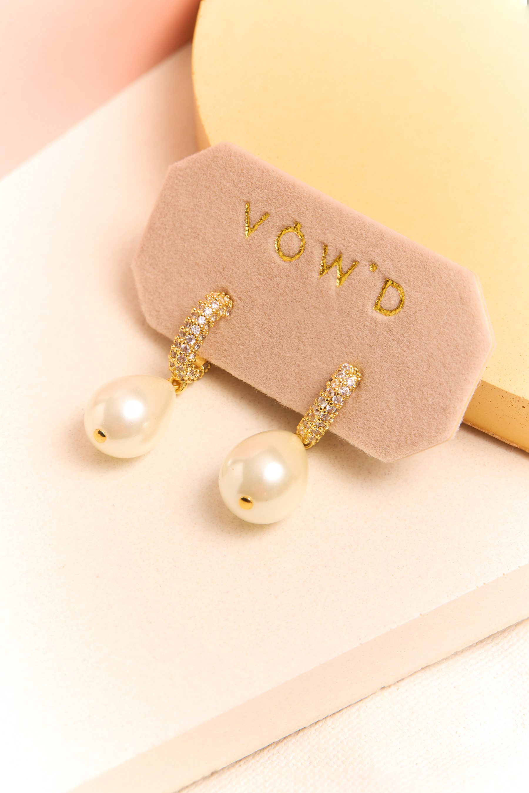 CRYSTAL PEARL TEARDROP EARRINGS Detail 2
