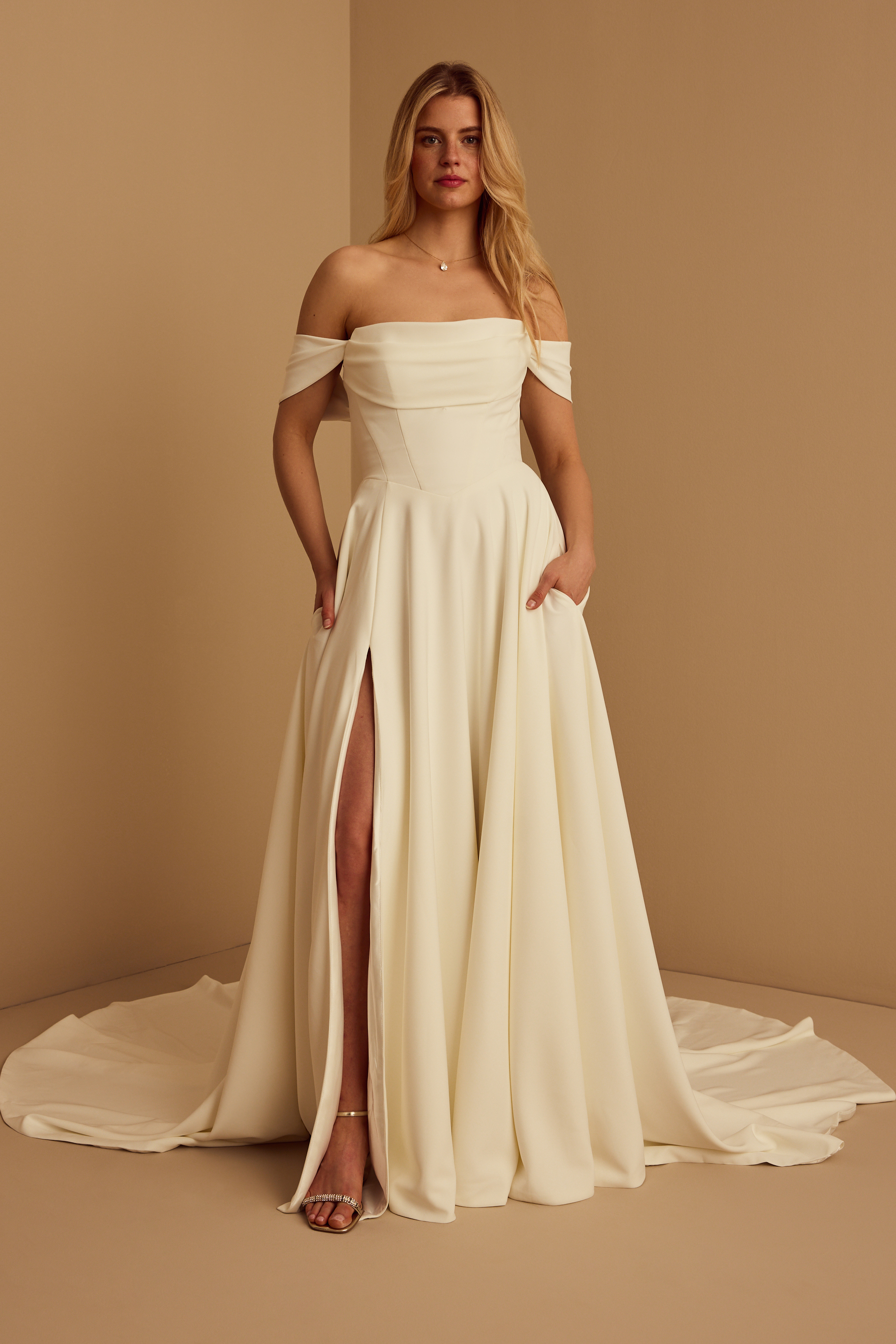 BRILLIANT DRESS Detail 1