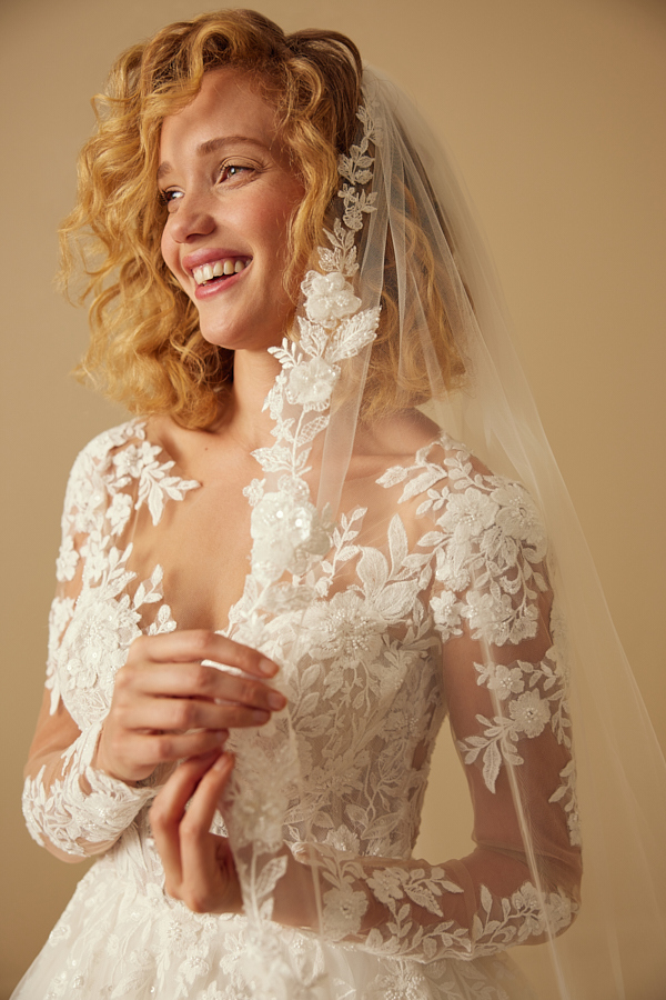 BEADED 3D LACE CATHEDRAL