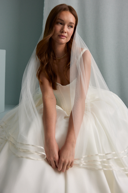 LUXE SATIN TRIM VEIL