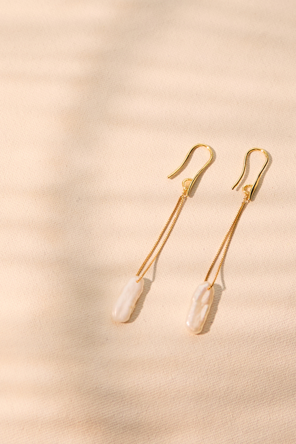 ASYMMETRICAL PEARL LOOP EARRINGS