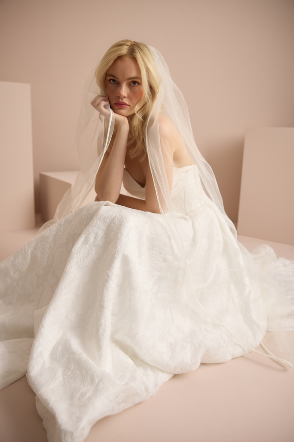 SATIN TRIMMED VEIL
