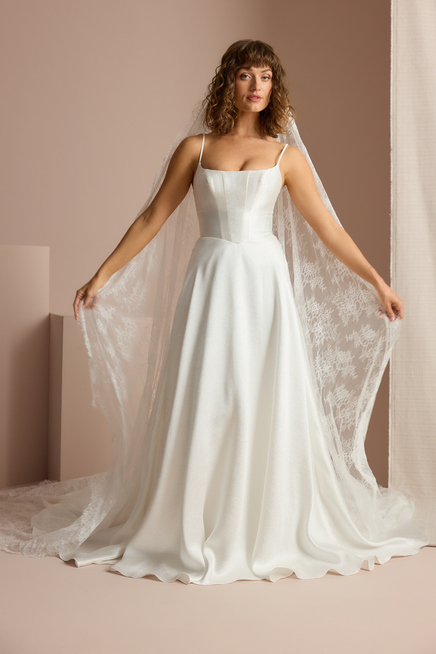 ROMANTIC LACE VEIL