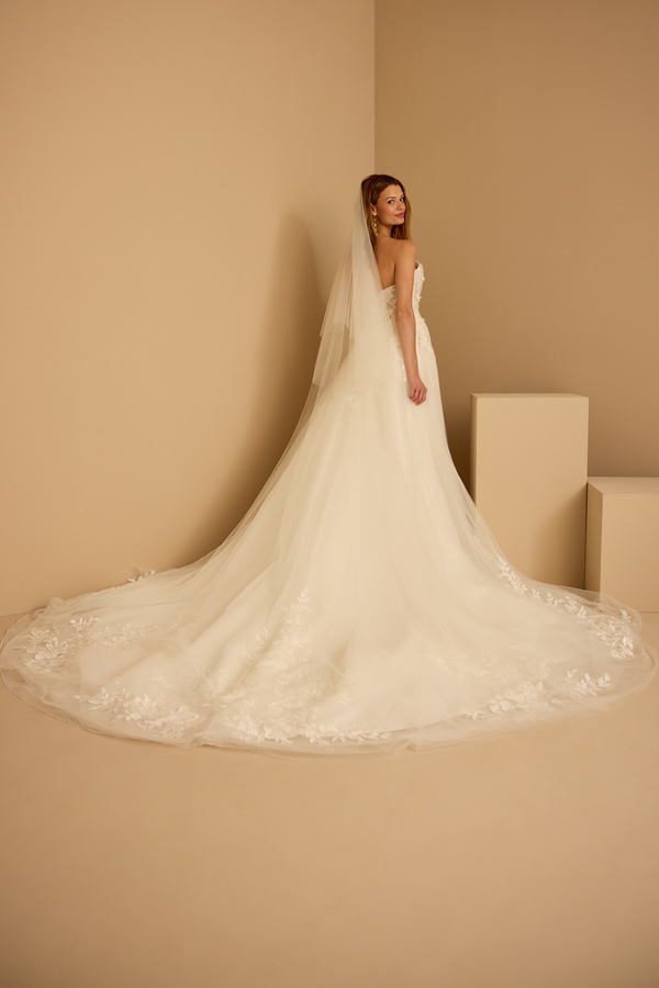 CLASSIC FOLD OVER VEIL
