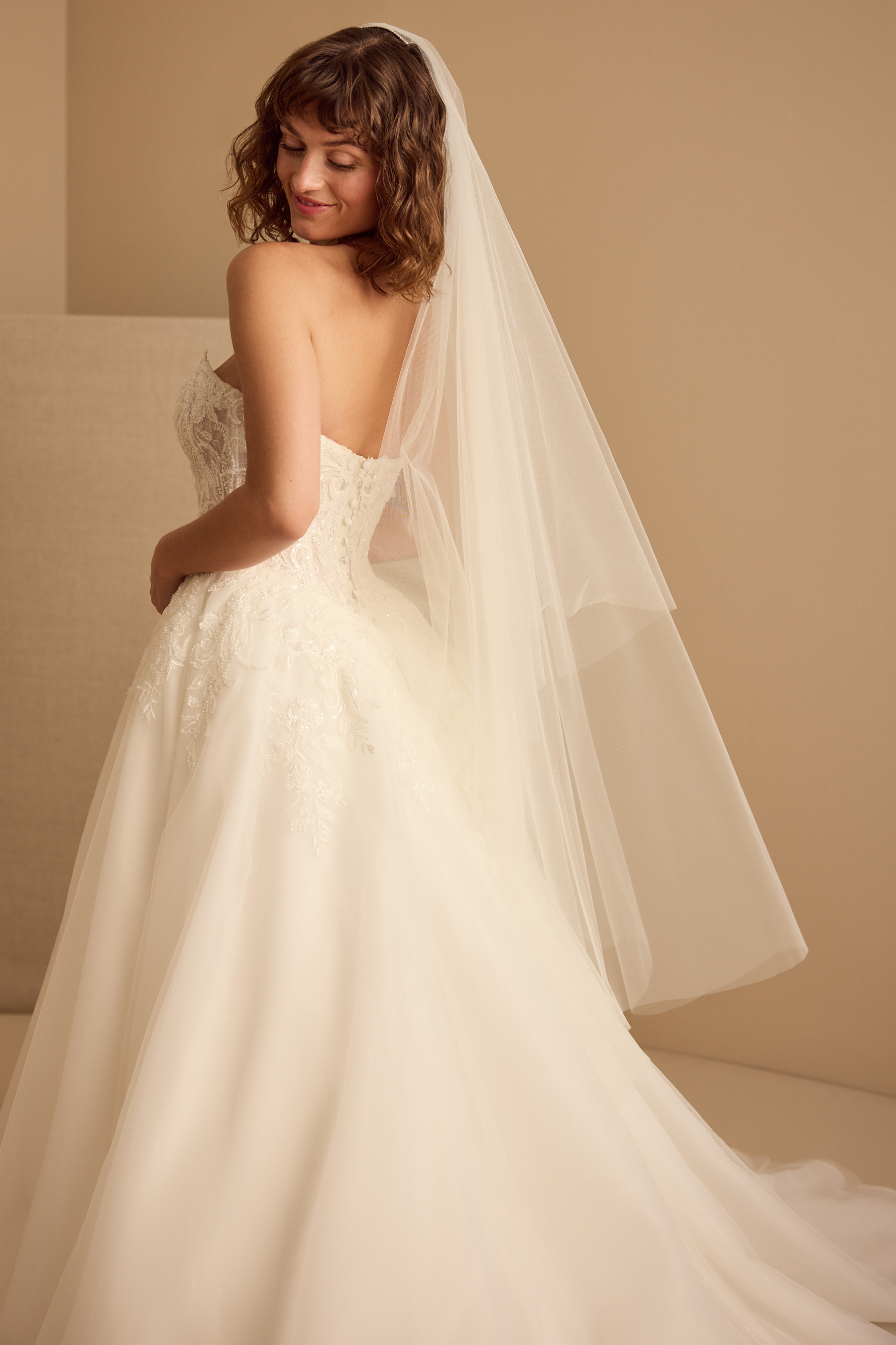 CLASSIC CIRCLE CUT VEIL Detail 1