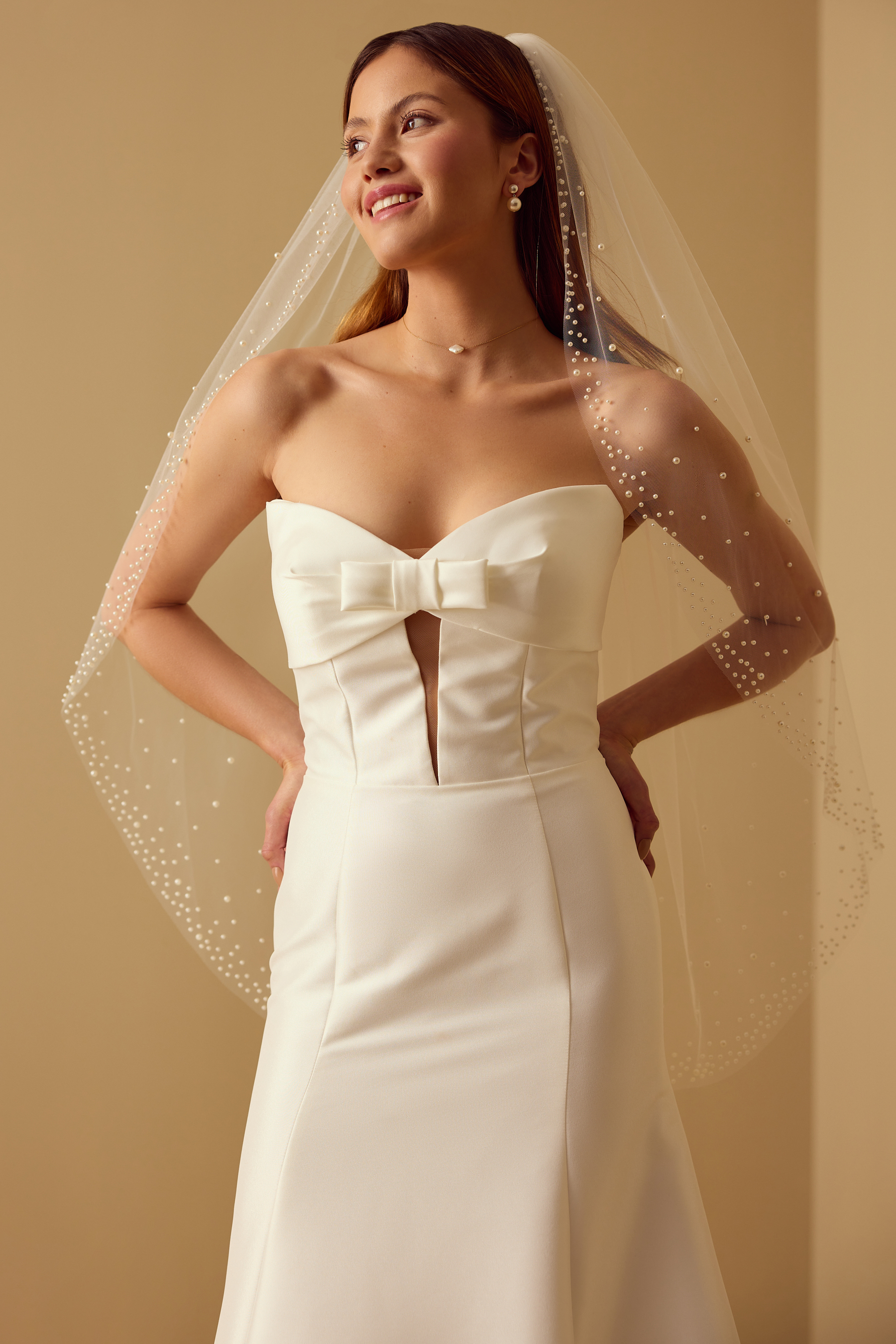 SCATTERED PEARL EDGE VEIL Detail 3