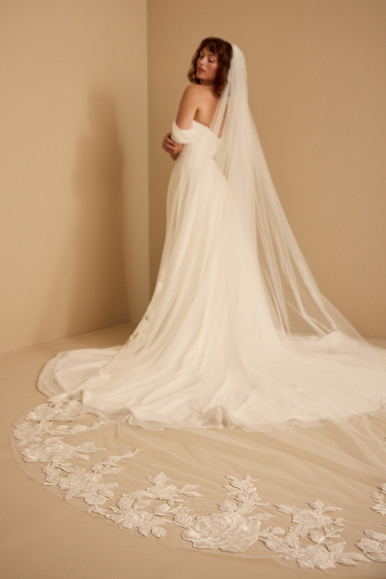 SHIMMER ROSE VEIL