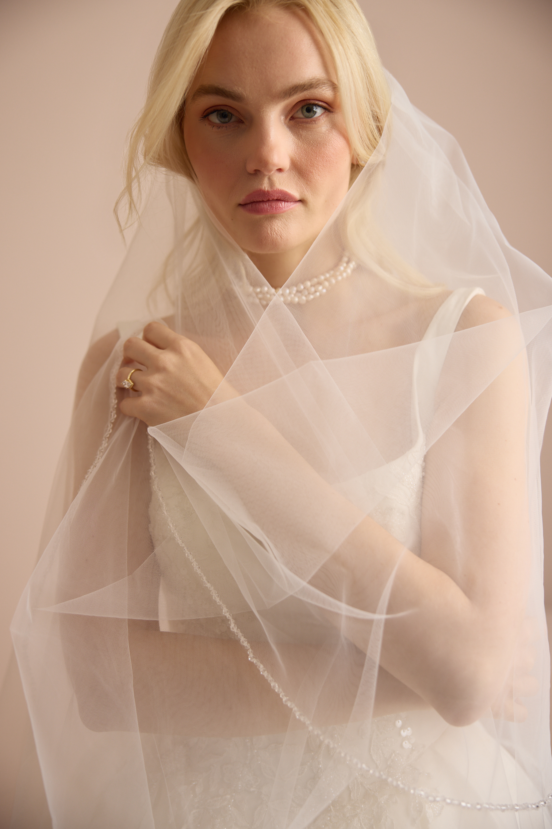 CRYSTAL EDGE FOLD-OVER VEIL Detail 1