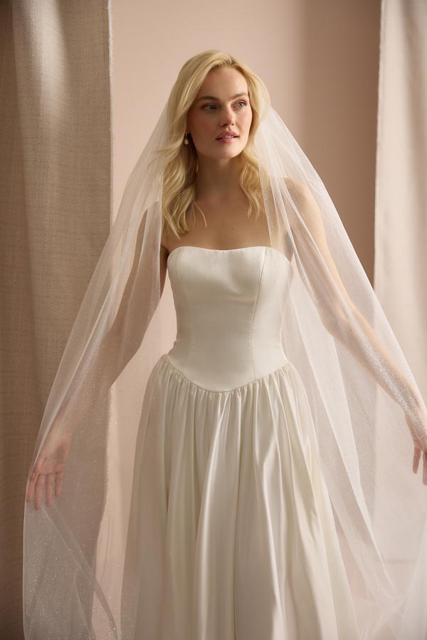 GLIMMERING CATHEDRAL VEIL