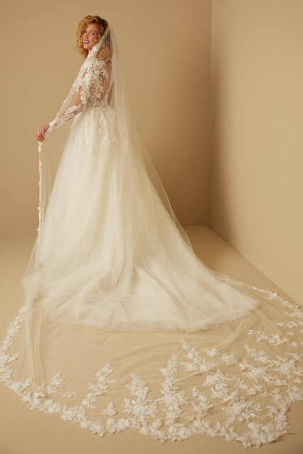 BEADED 3D LACE CATHEDRAL