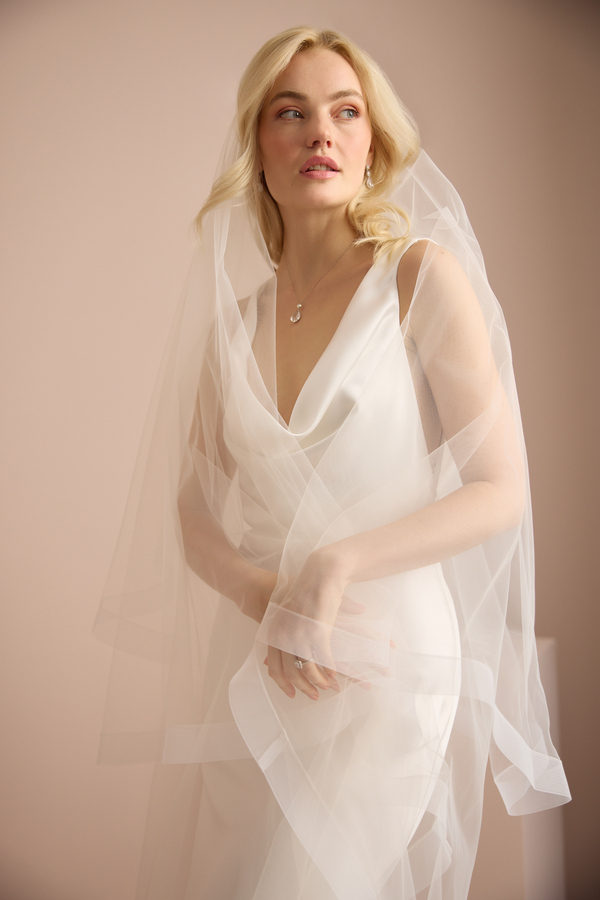CASCADING CRINOLINE EDGE VEIL