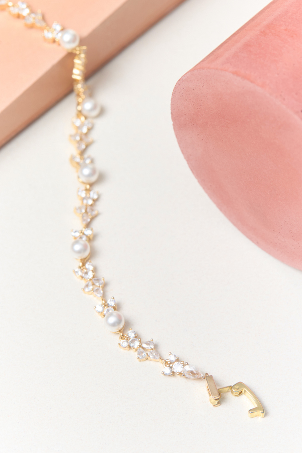CRYSTAL PEARL BRACELET