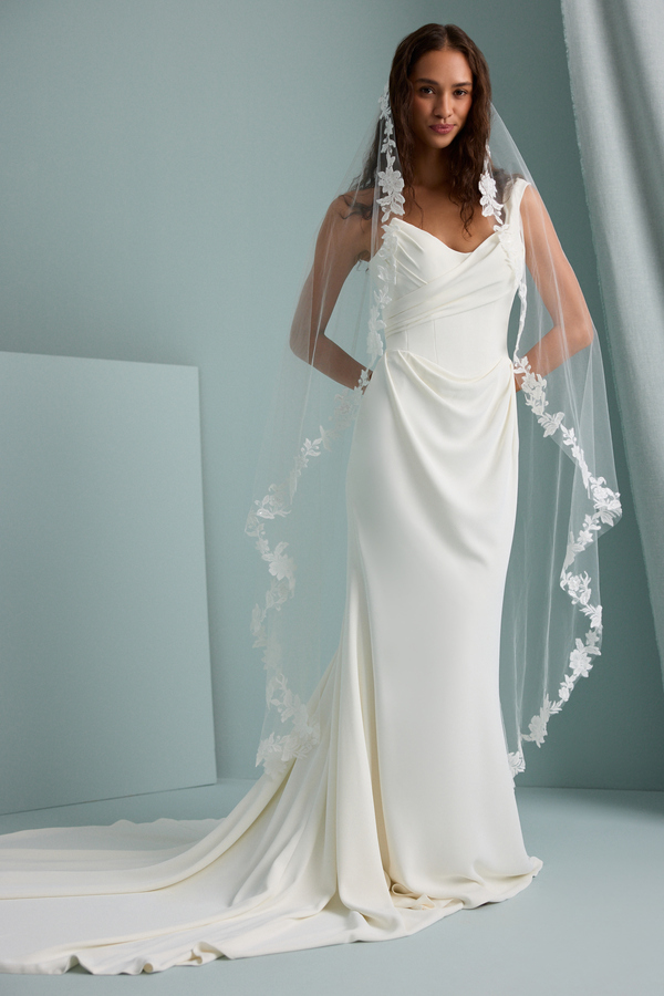 ETHEREAL FLORAL MANTILLA