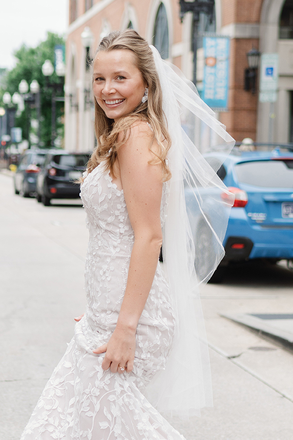 LUXE TULLE FINGERTIP VEIL