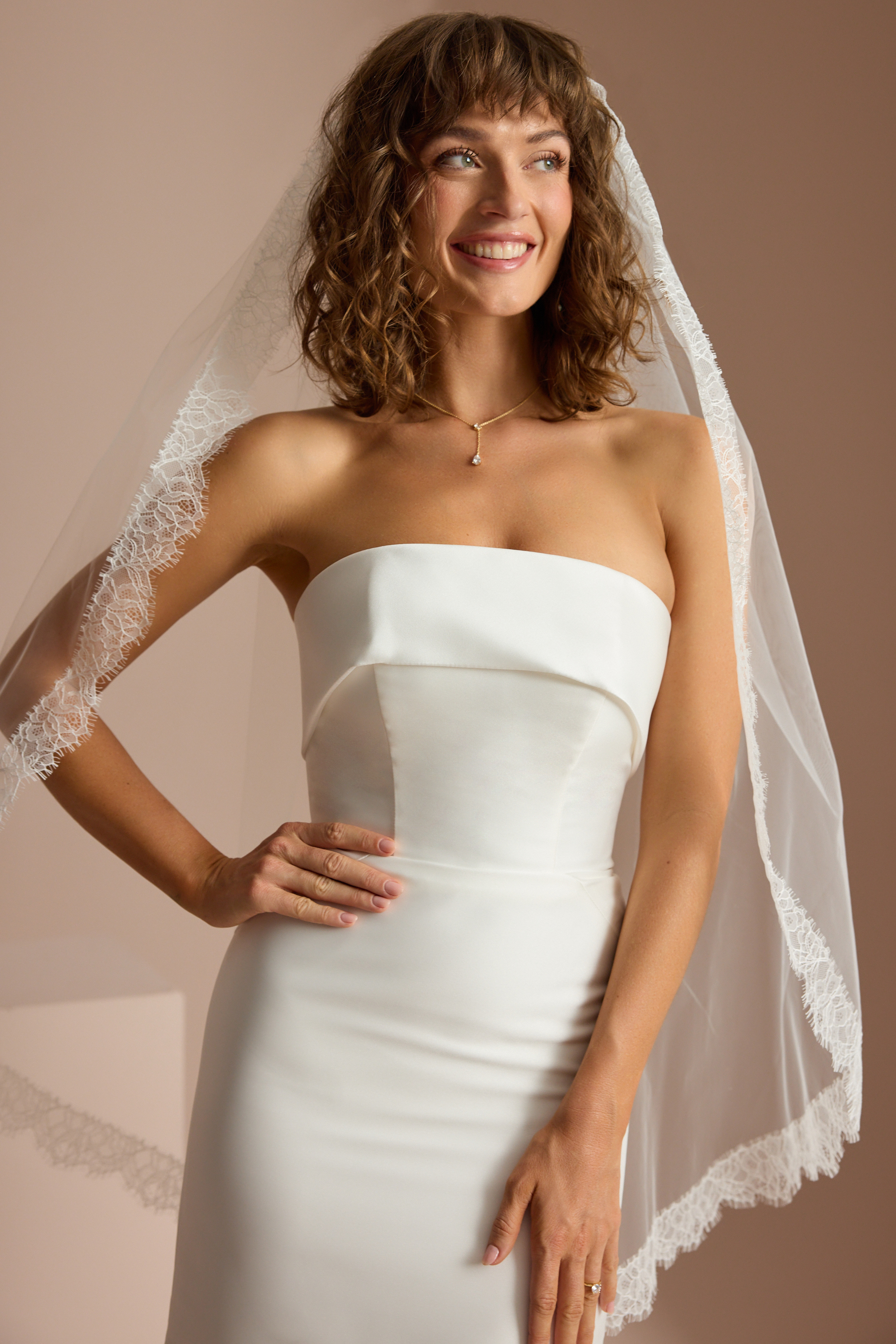 SIMPLE LACE TRIM VEIL Detail 3