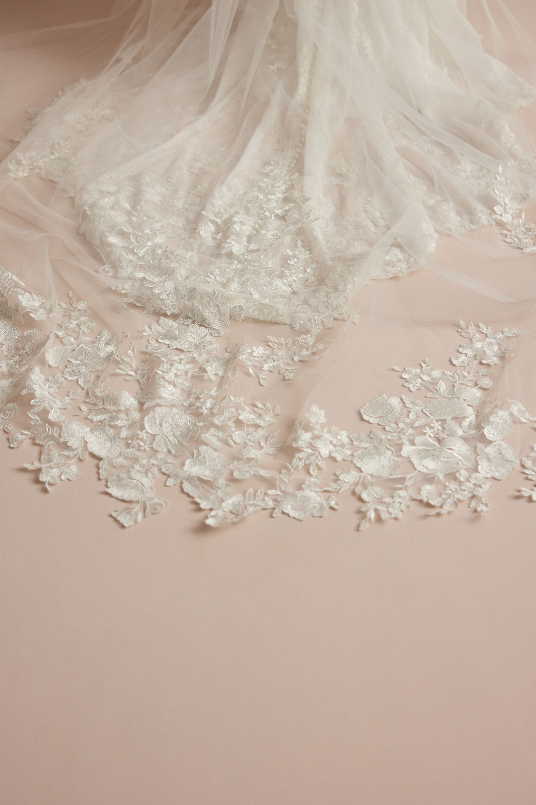 Enchanting Lace-Trimmed Bridal Veil with Sequins ??✨✨?? NWT Luxury Glitter Beaded Bridal Veil,embroidered Sequin Floral  main image 4
