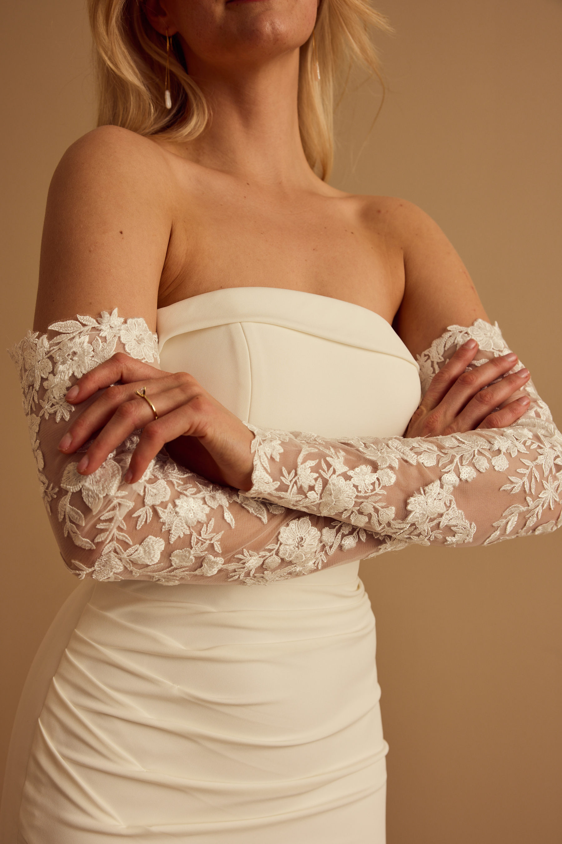 SEQUIN LACE SLEEVES Detail 1