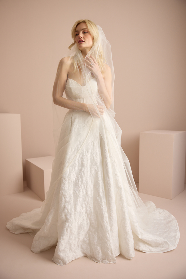 SATIN TRIMMED VEIL