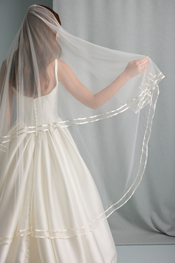 LUXE SATIN TRIM VEIL