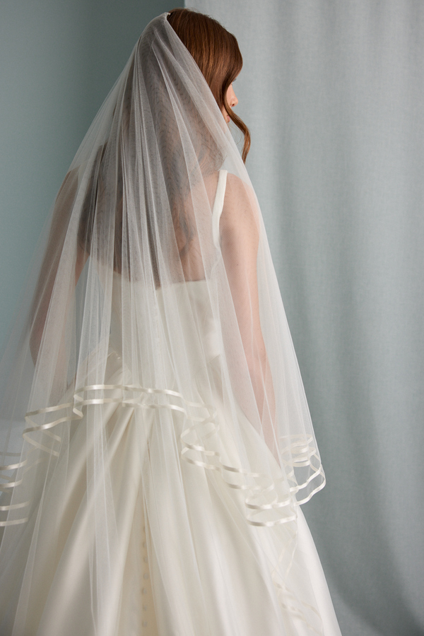 LUXE SATIN TRIM VEIL