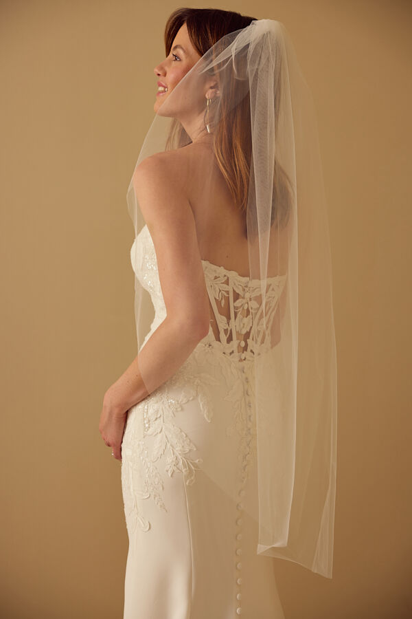 CLASSIC TULLE VEIL | Vow display picture 1