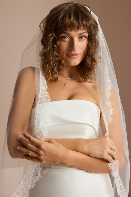 SIMPLE LACE TRIM VEIL