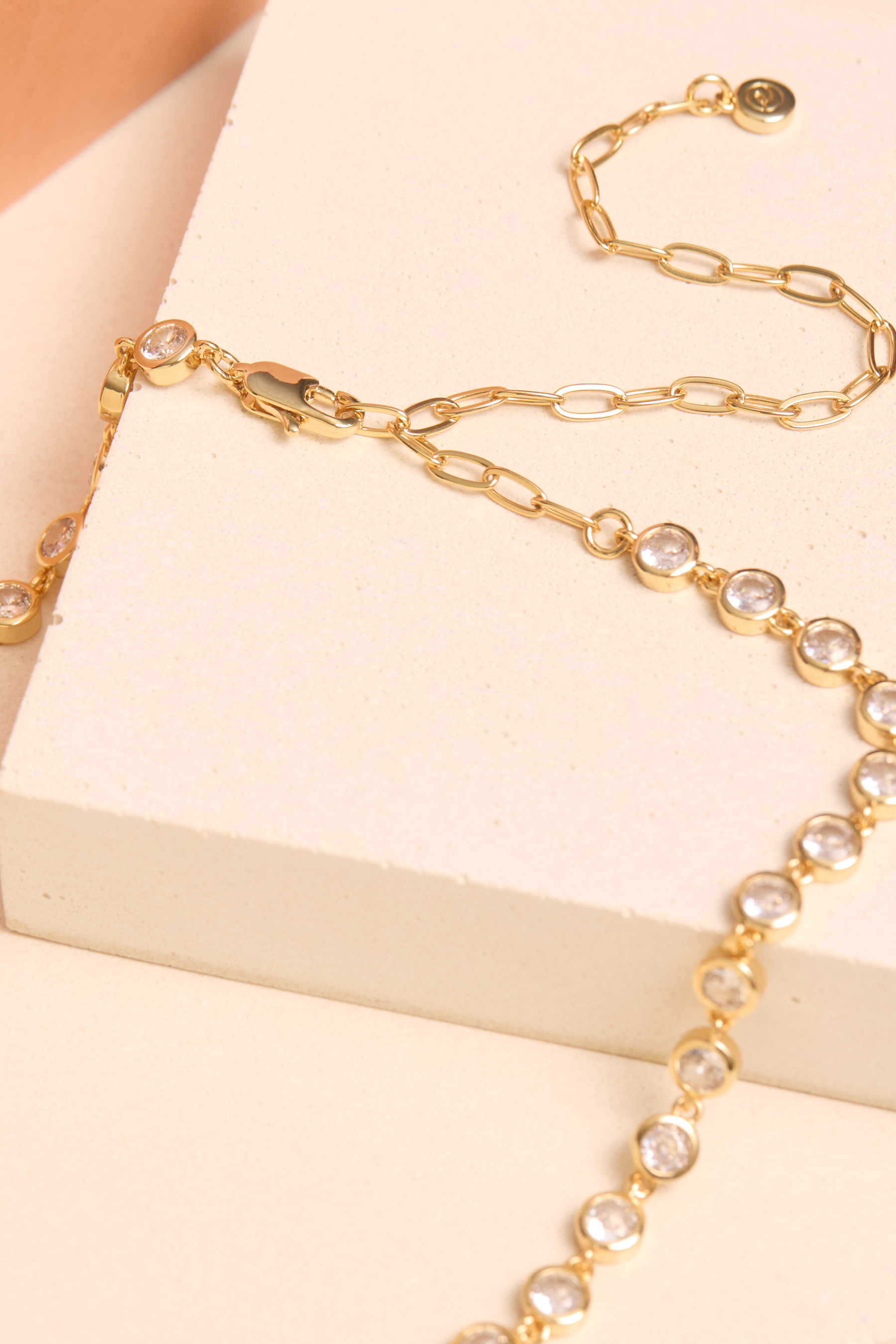 BEZEL SET CRYSTAL CHOKER Detail 3