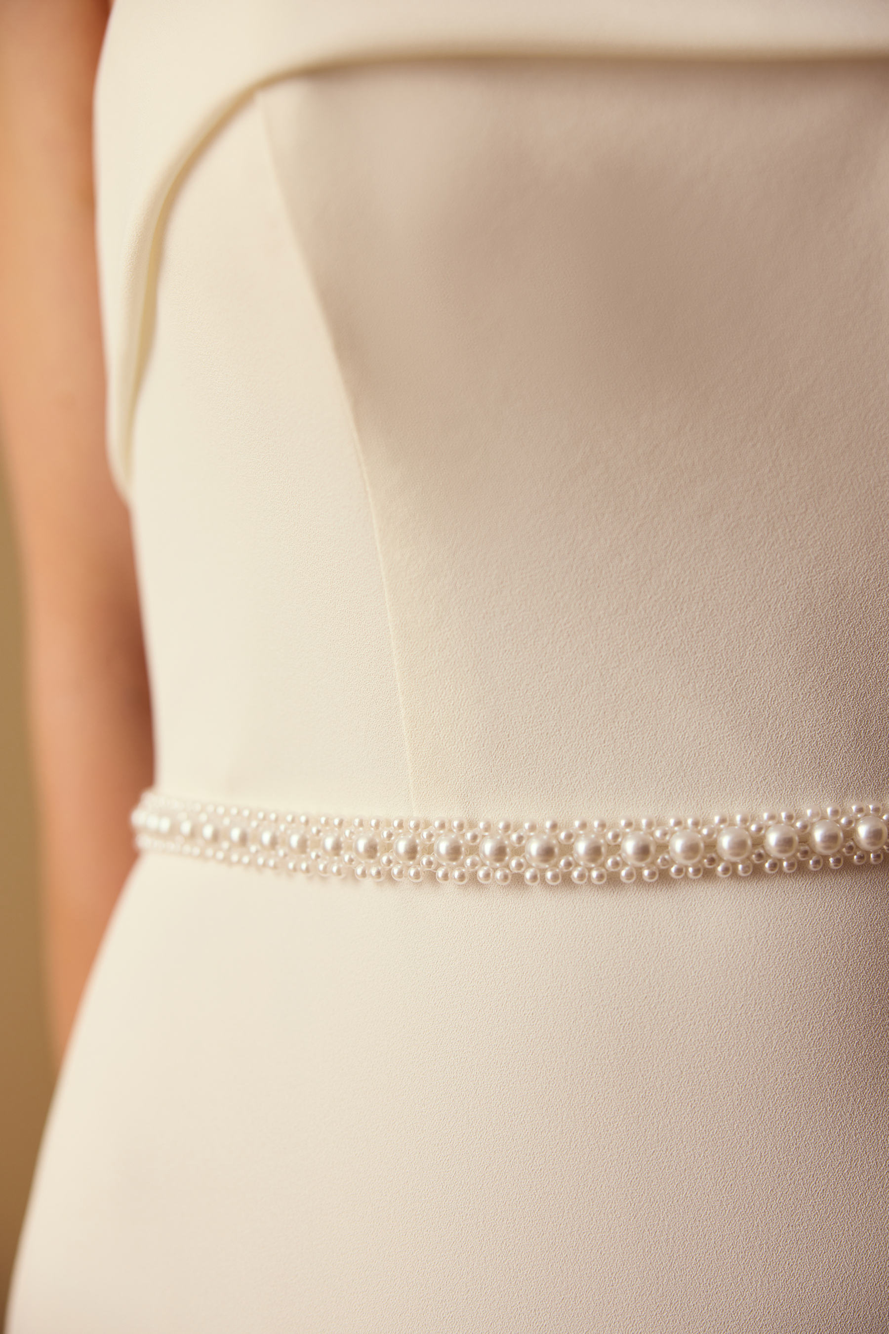 LINKED PEARL SASH Detail 2