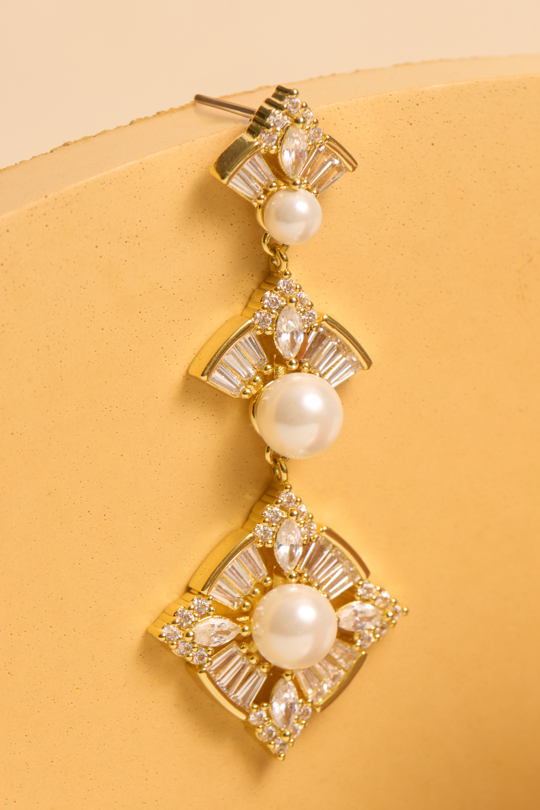 GILDED PEARL DANGLES Detail 2