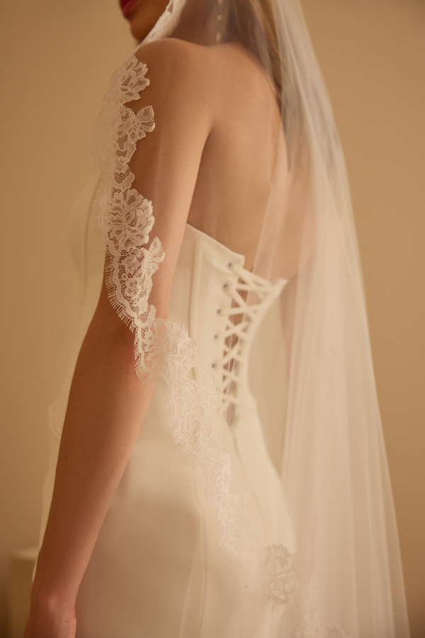 CHANTILLY MANTILLA VEIL